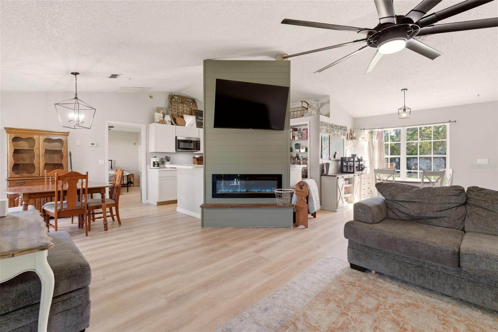 DELTONA LAKES UNIT 04 - Residential