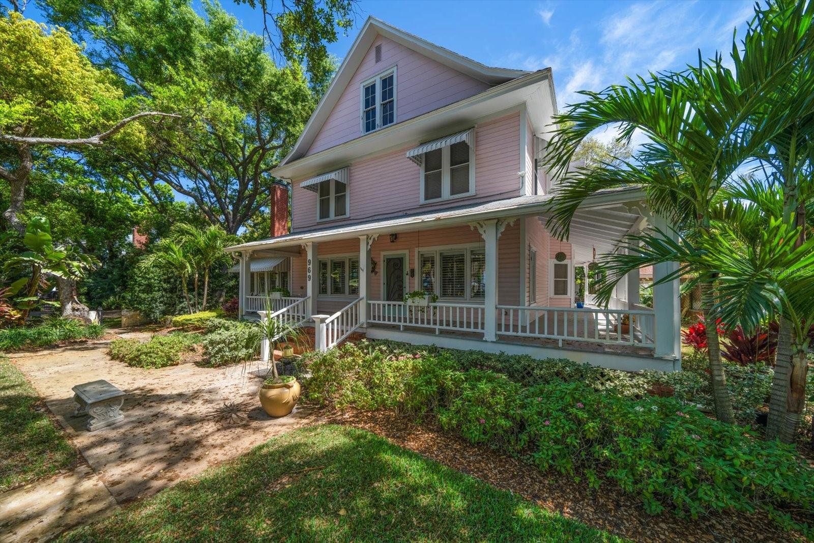 DUNEDIN TOWN OF - Residential