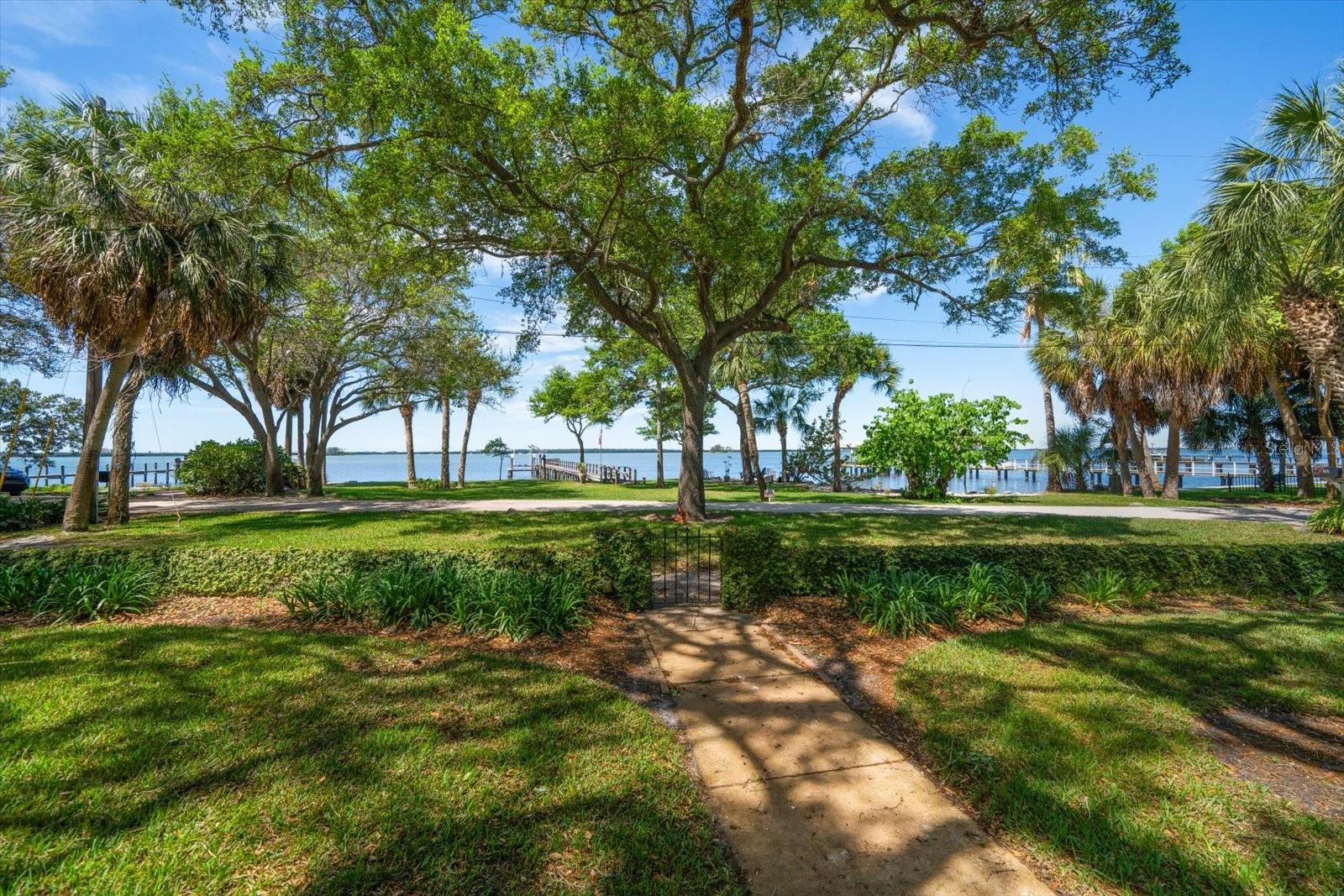 DUNEDIN TOWN OF - Residential