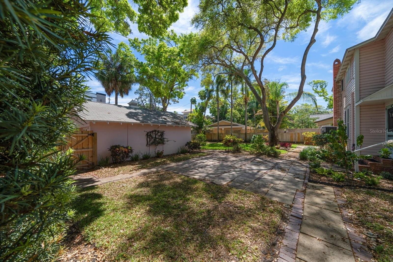 DUNEDIN TOWN OF - Residential