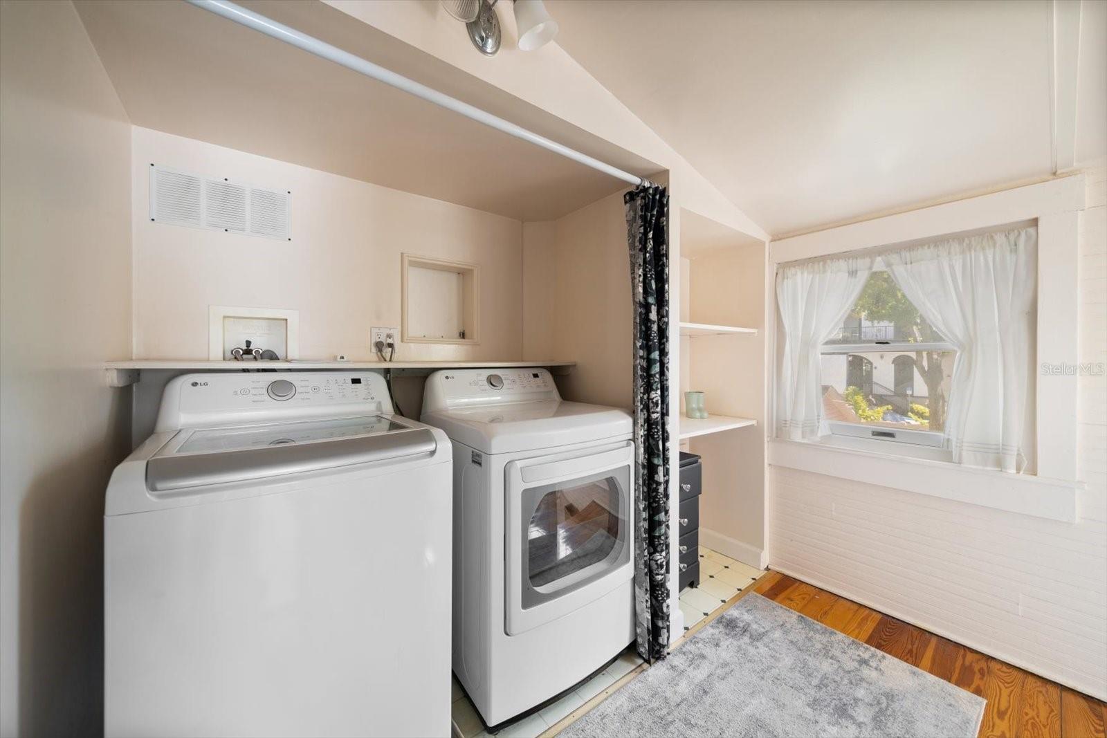 DUNEDIN TOWN OF - Residential