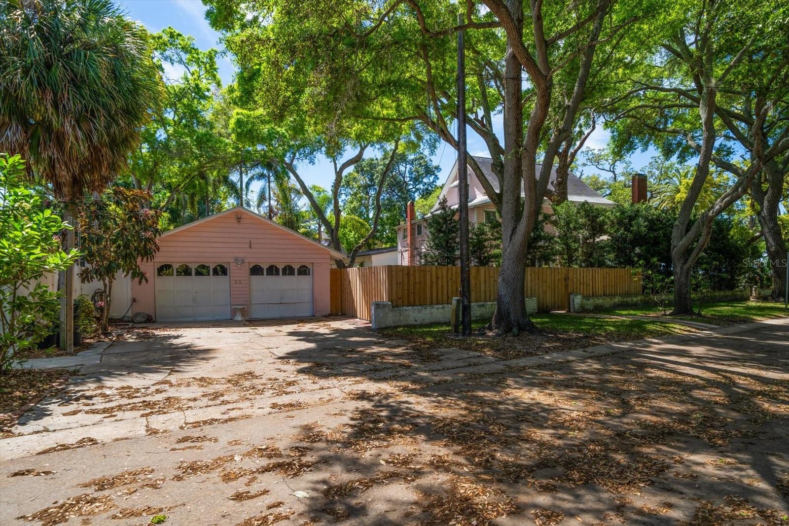 DUNEDIN TOWN OF - Residential