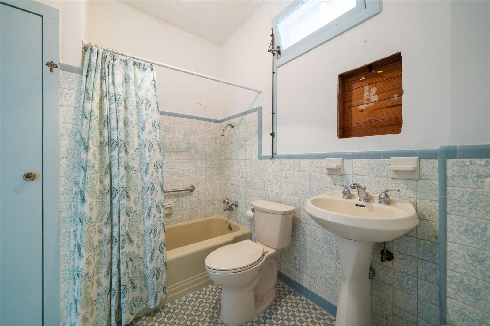 DUNEDIN TOWN OF - Residential