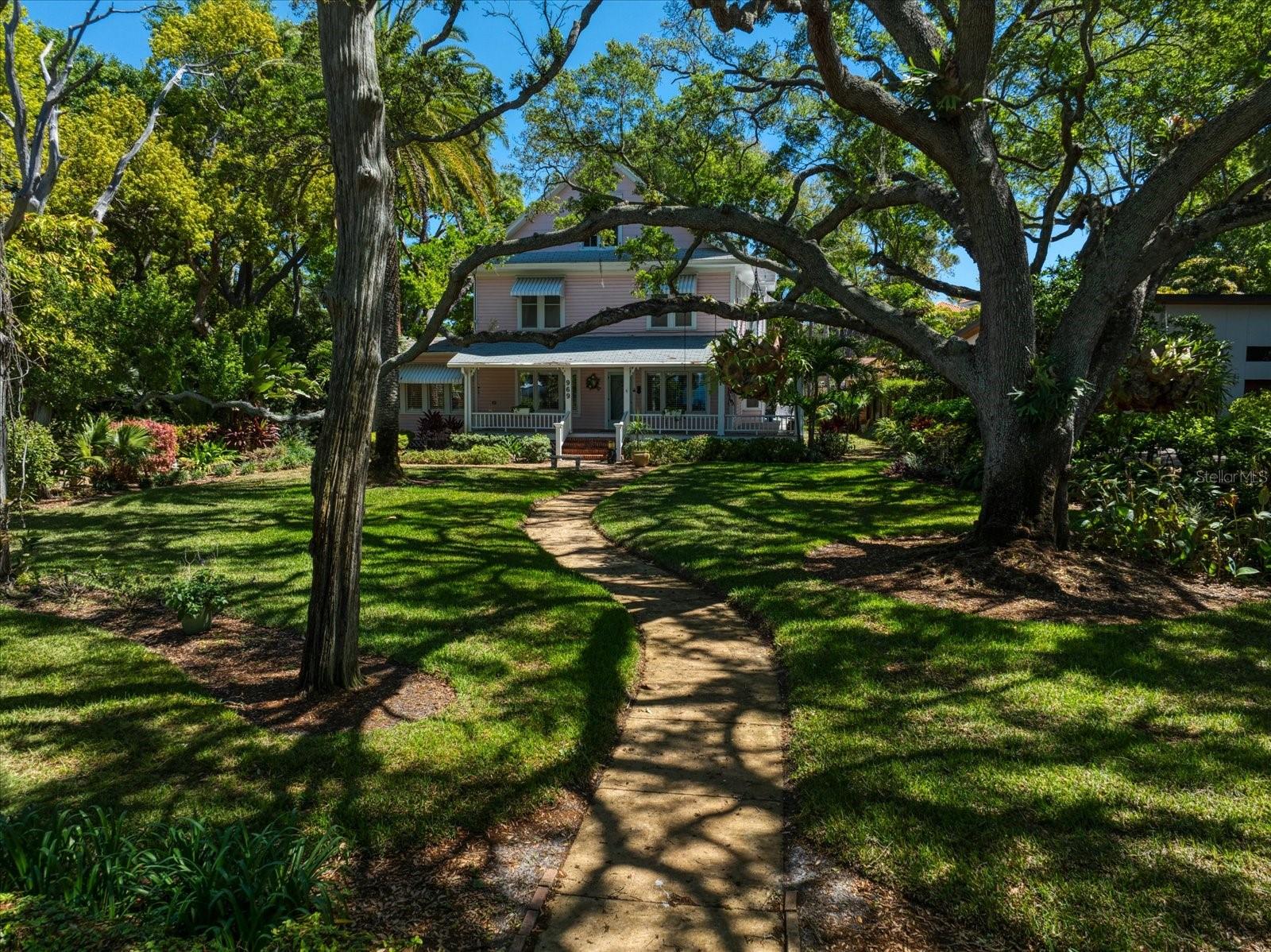 DUNEDIN TOWN OF - Residential