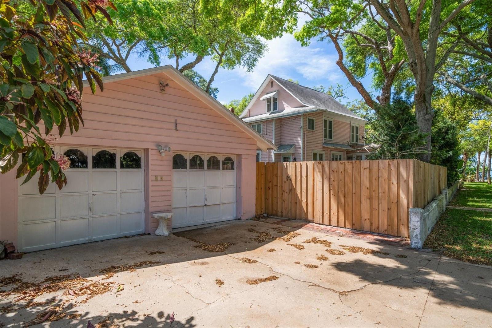 DUNEDIN TOWN OF - Residential