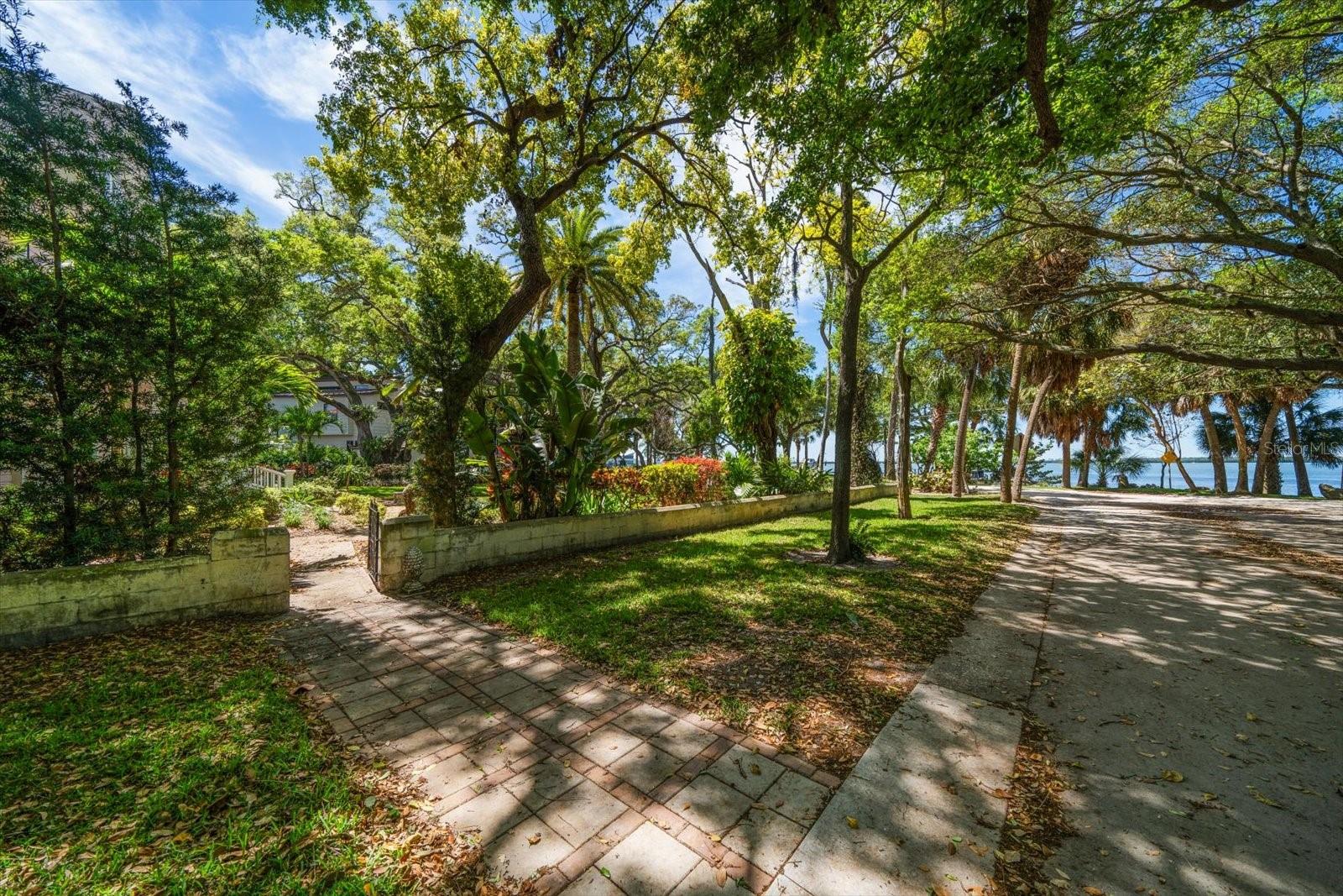 DUNEDIN TOWN OF - Residential