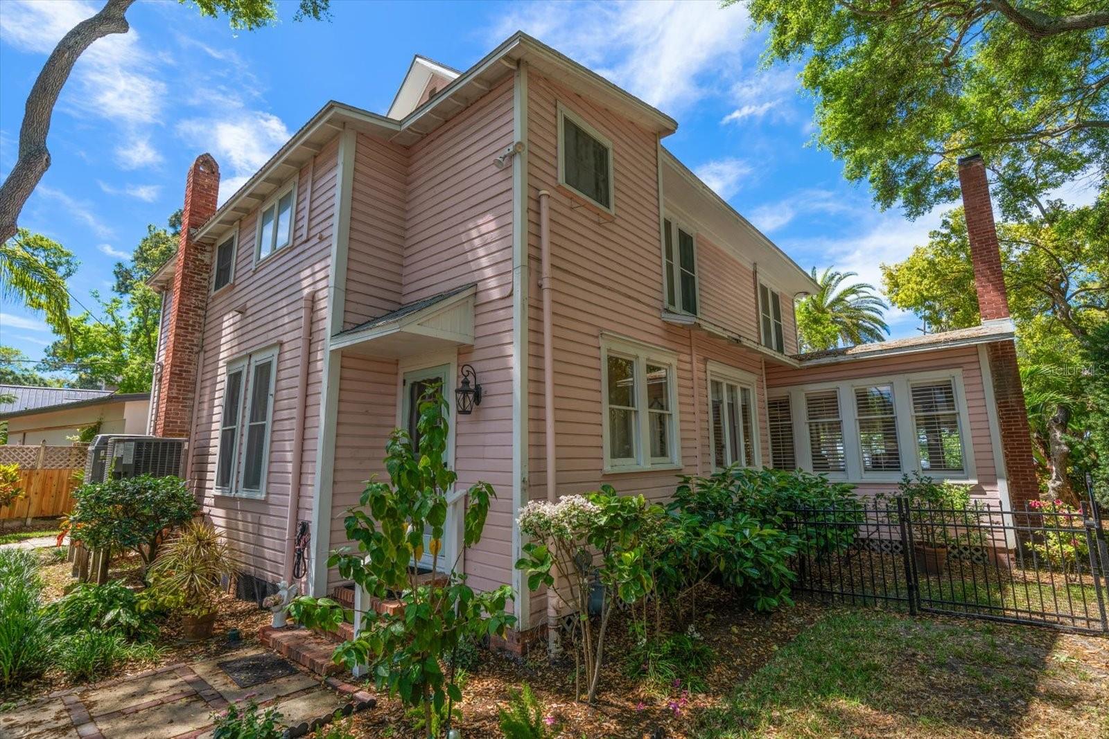 DUNEDIN TOWN OF - Residential