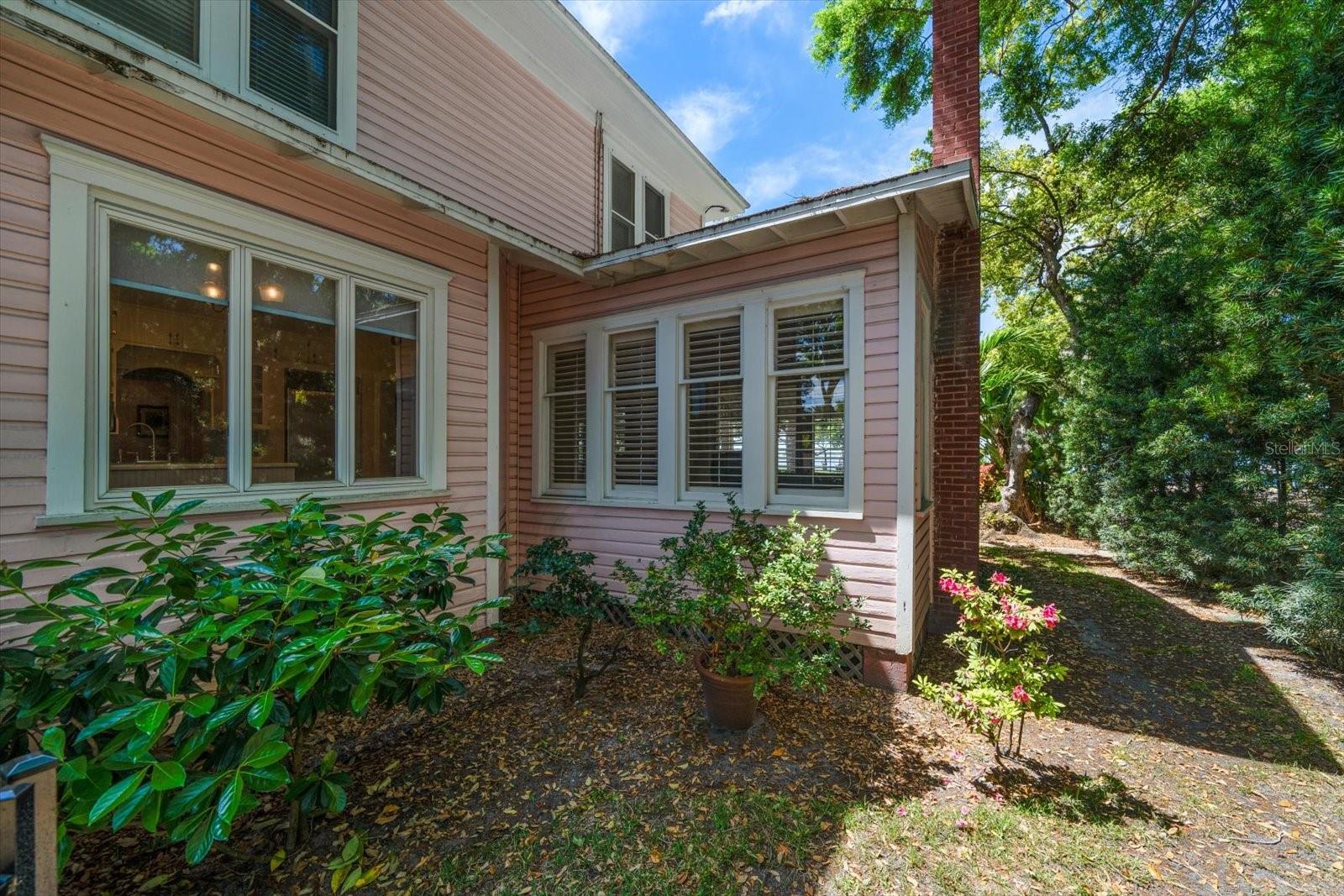 DUNEDIN TOWN OF - Residential