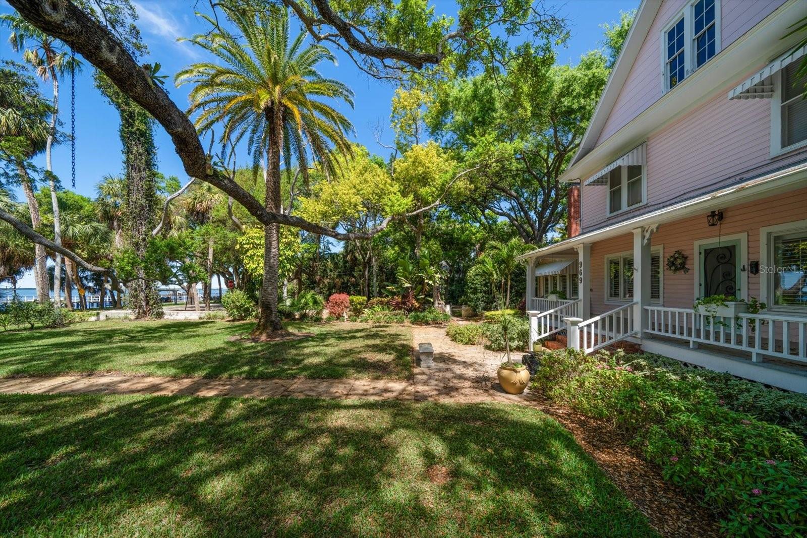 DUNEDIN TOWN OF - Residential