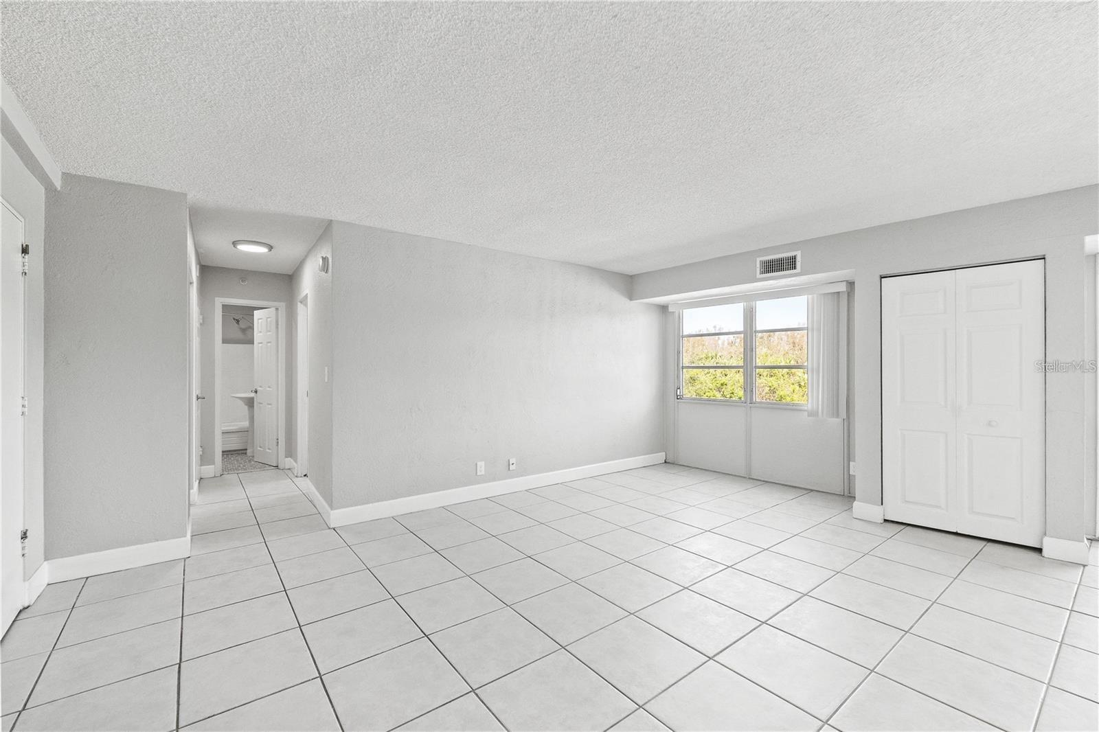 WAVE THE CONDO - Residential Lease