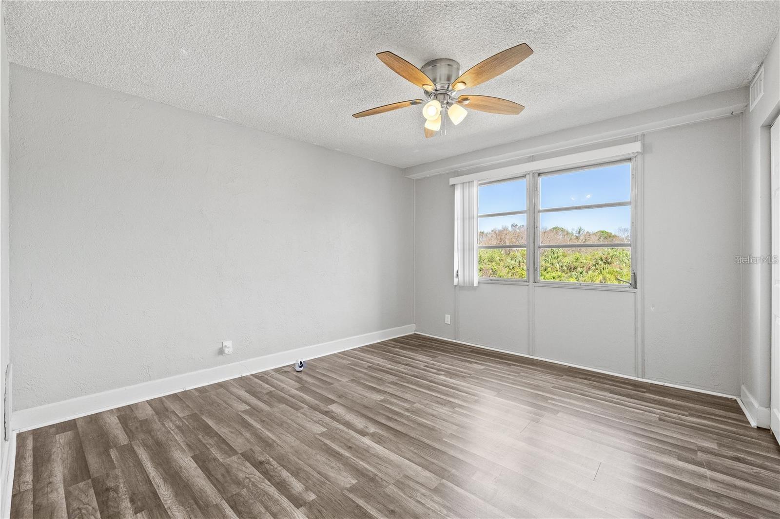 WAVE THE CONDO - Residential Lease