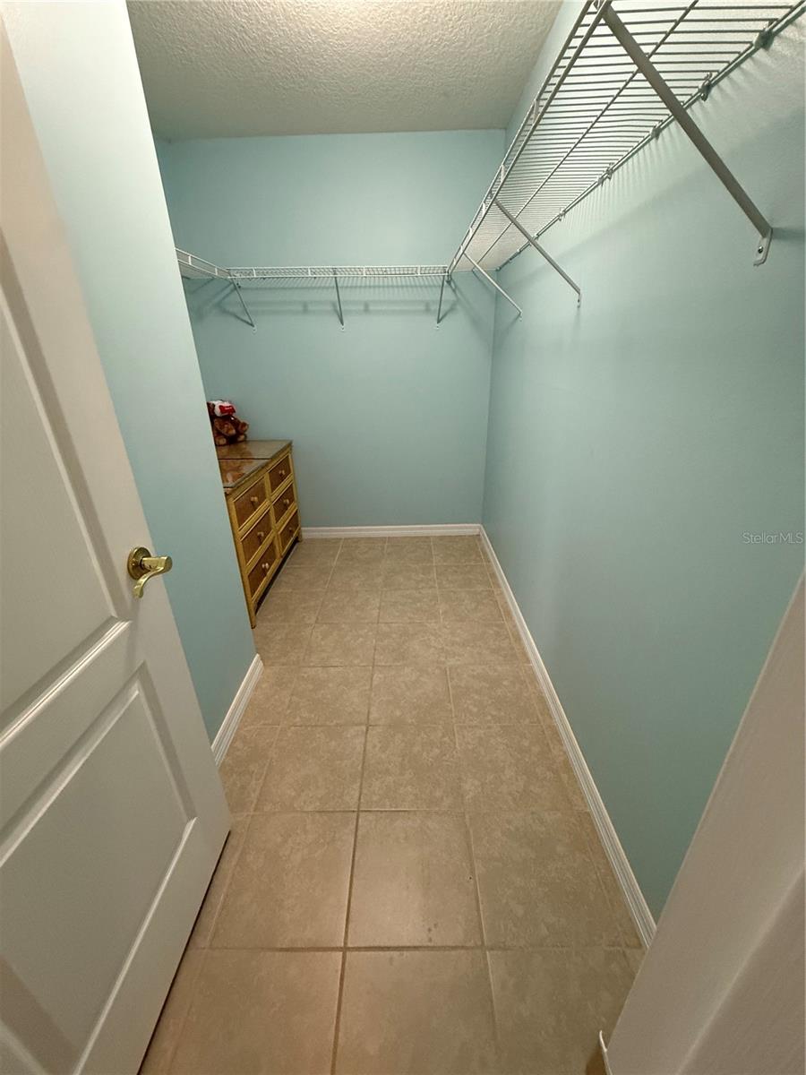 FOREST GROVE BUS CENTER - Residential Lease