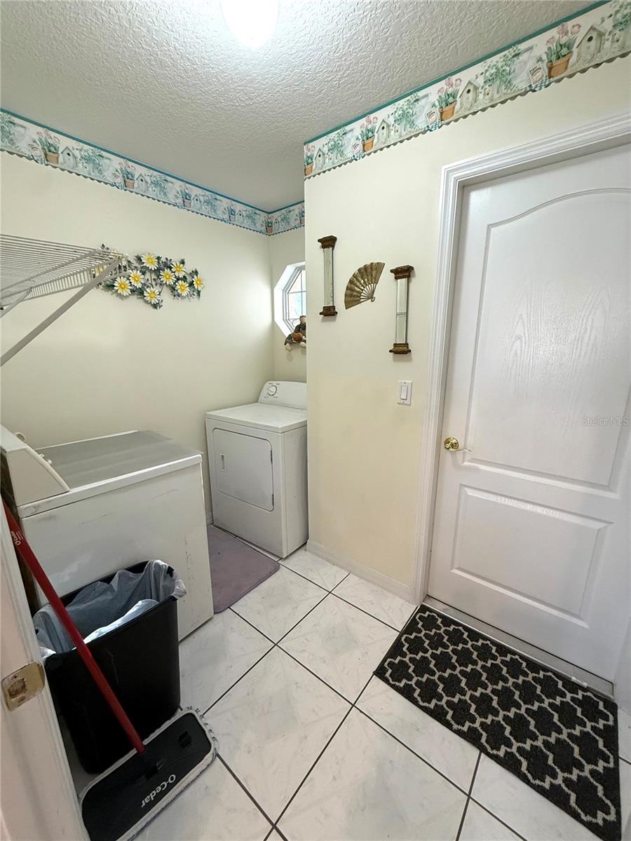 FOREST GROVE BUS CENTER - Residential Lease