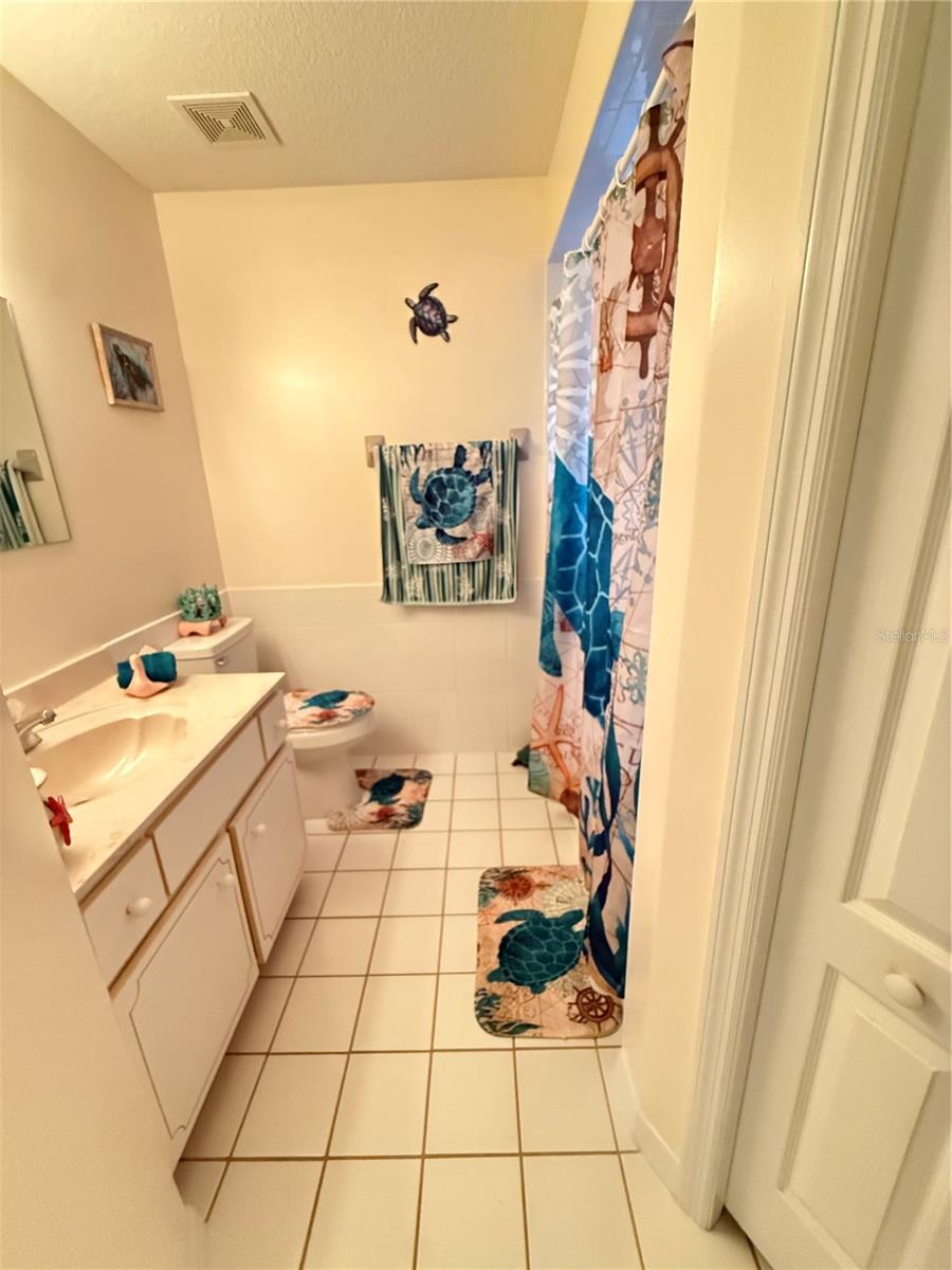 FOREST GROVE BUS CENTER - Residential Lease