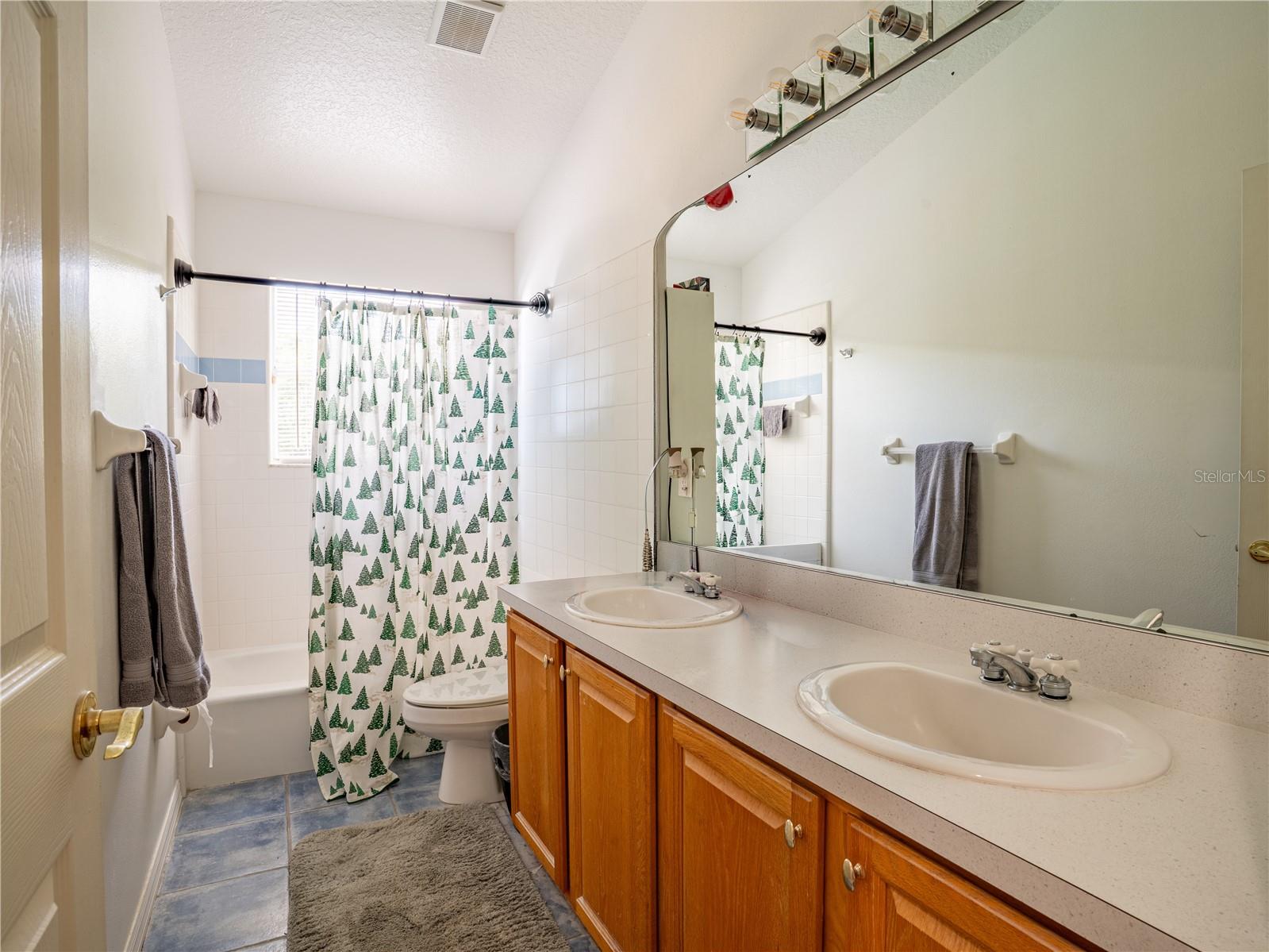 OAK HILL ESTATES - Residential