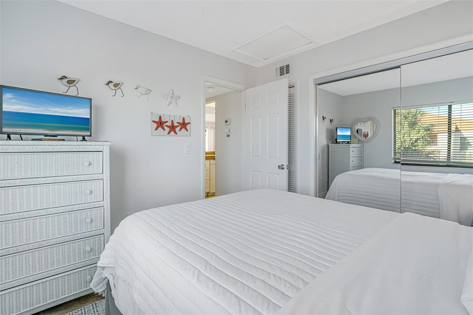 MIDNIGHT COVE II - Residential