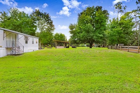 A home in LAKELAND