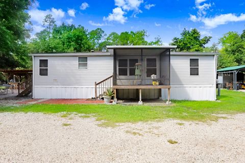 A home in LAKELAND