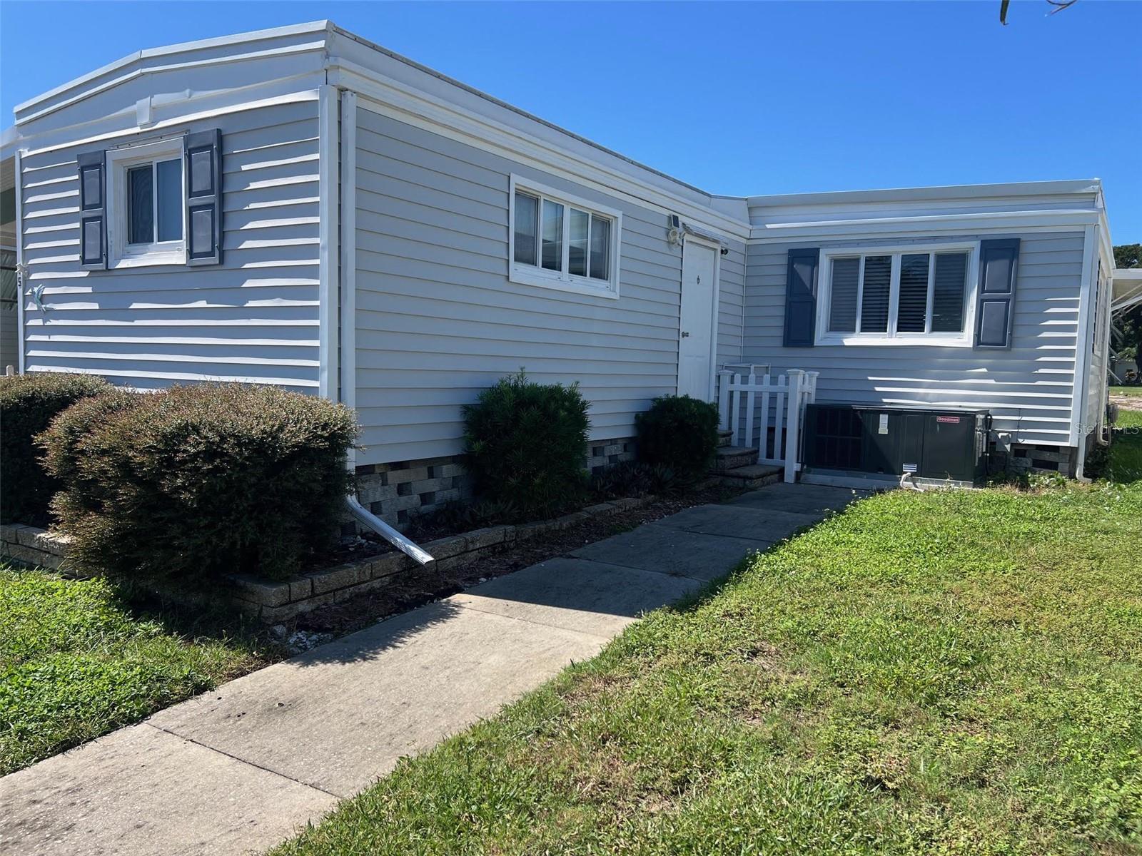 15 THATCH PALM STREET E