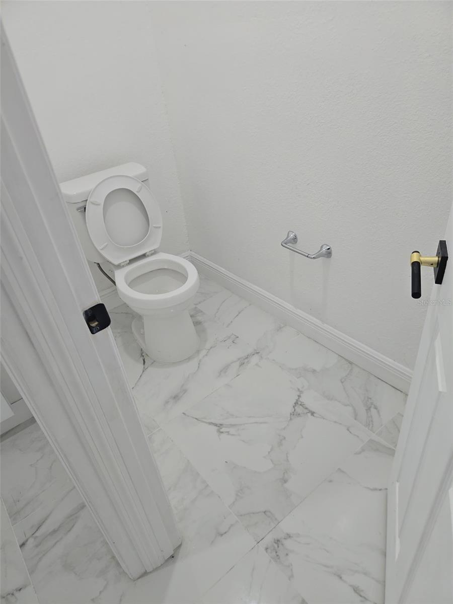 LINCOLN PARK SOUTH - Commercial Sale