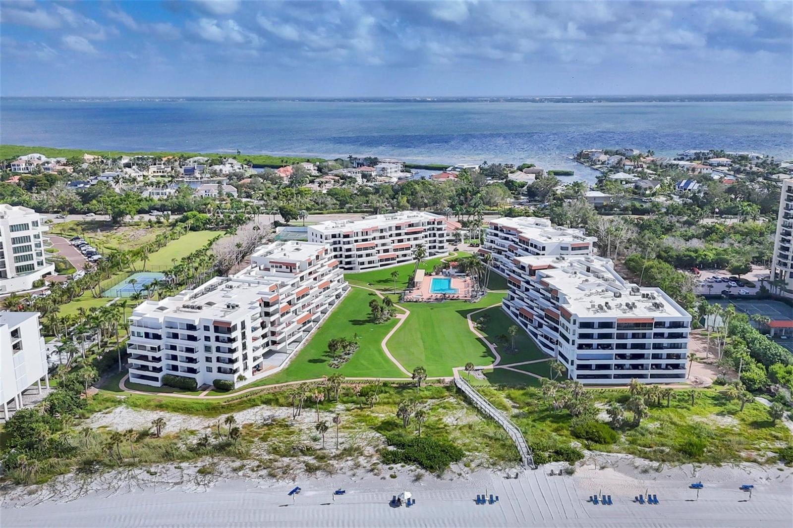 PLAYERS CLUB II - Residential