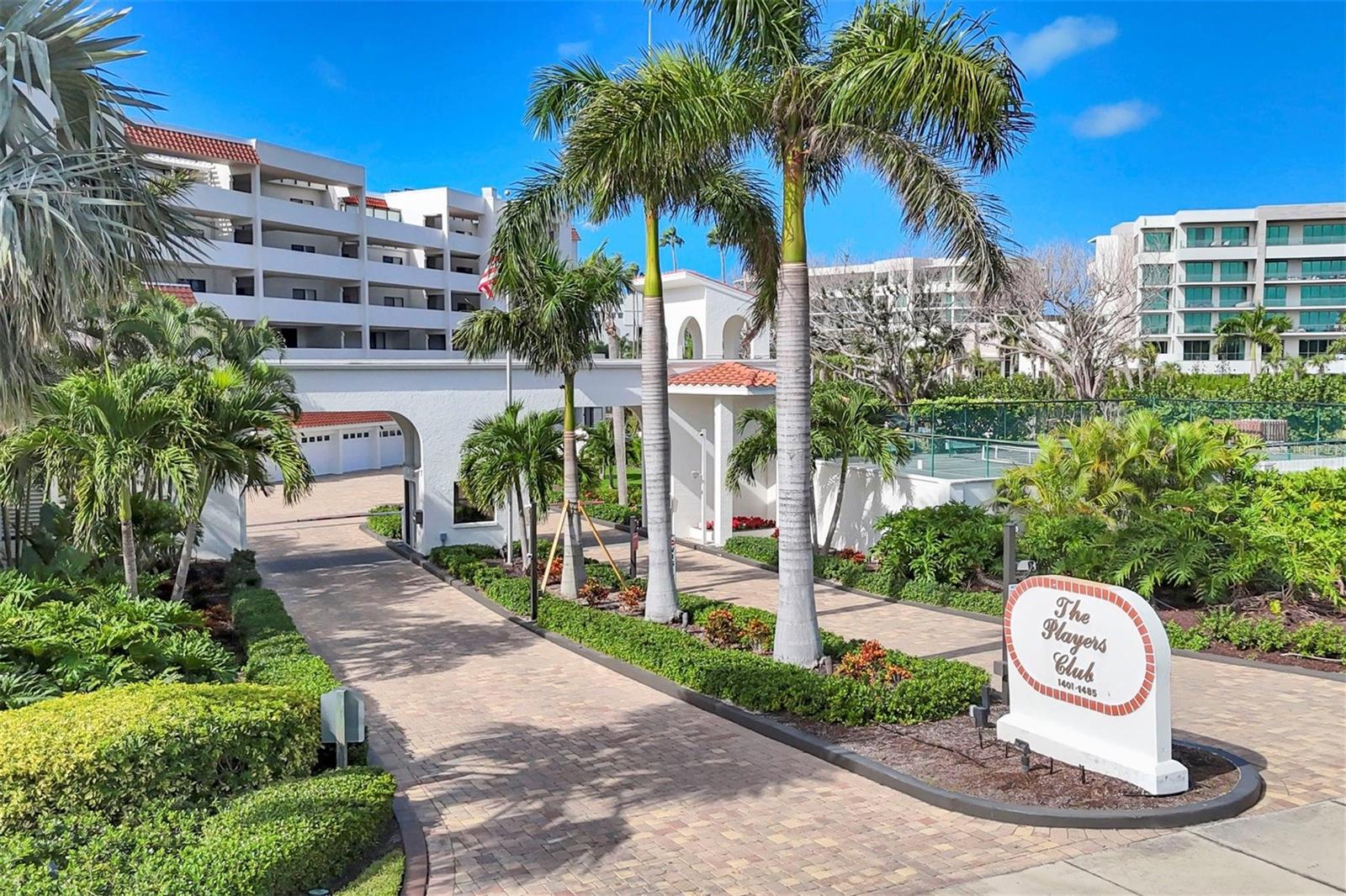 PLAYERS CLUB II - Residential