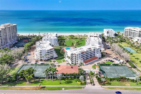 Photo of 1465 Gulf Of Mexico Drive #402, Longboat Key, FL 34228 (MLS # A4667436)