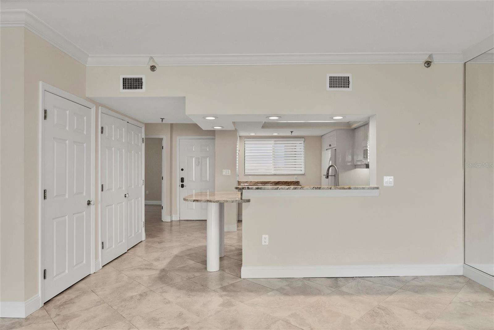PLAYERS CLUB II - Residential