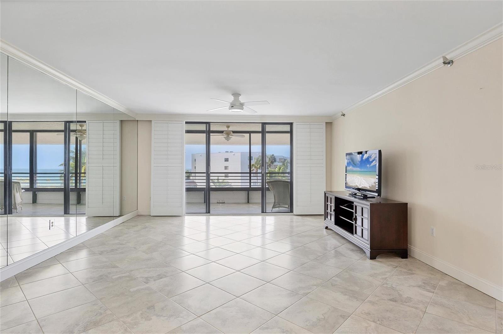 PLAYERS CLUB II - Residential