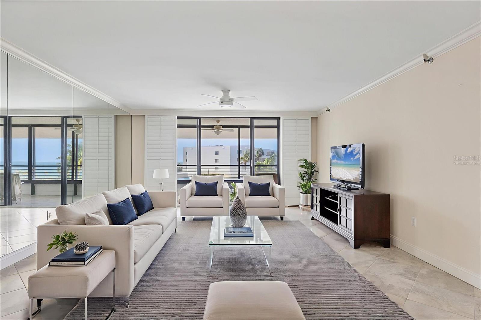 PLAYERS CLUB II - Residential
