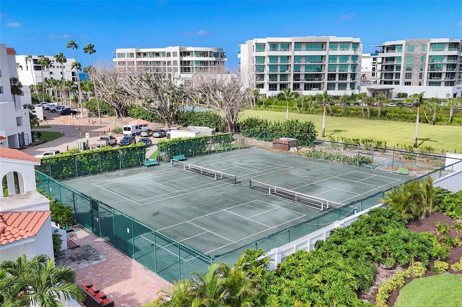 PLAYERS CLUB II - Residential