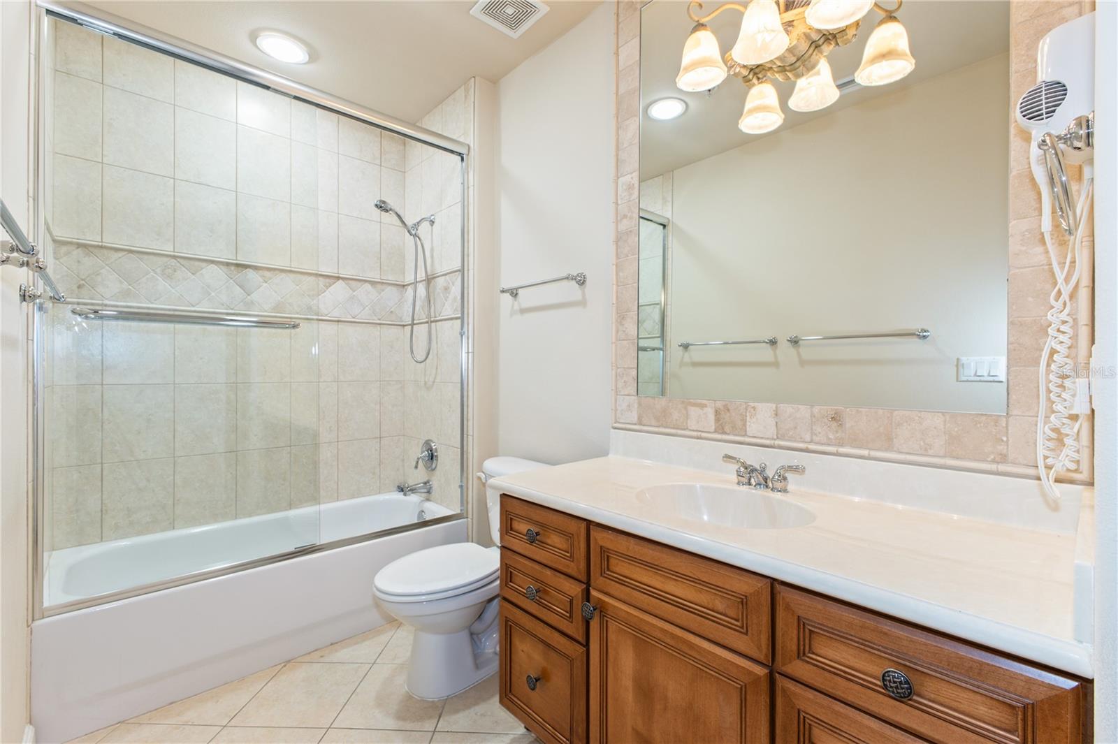 VIZCAYA HEIGHTS CONDO 04 - Residential Lease