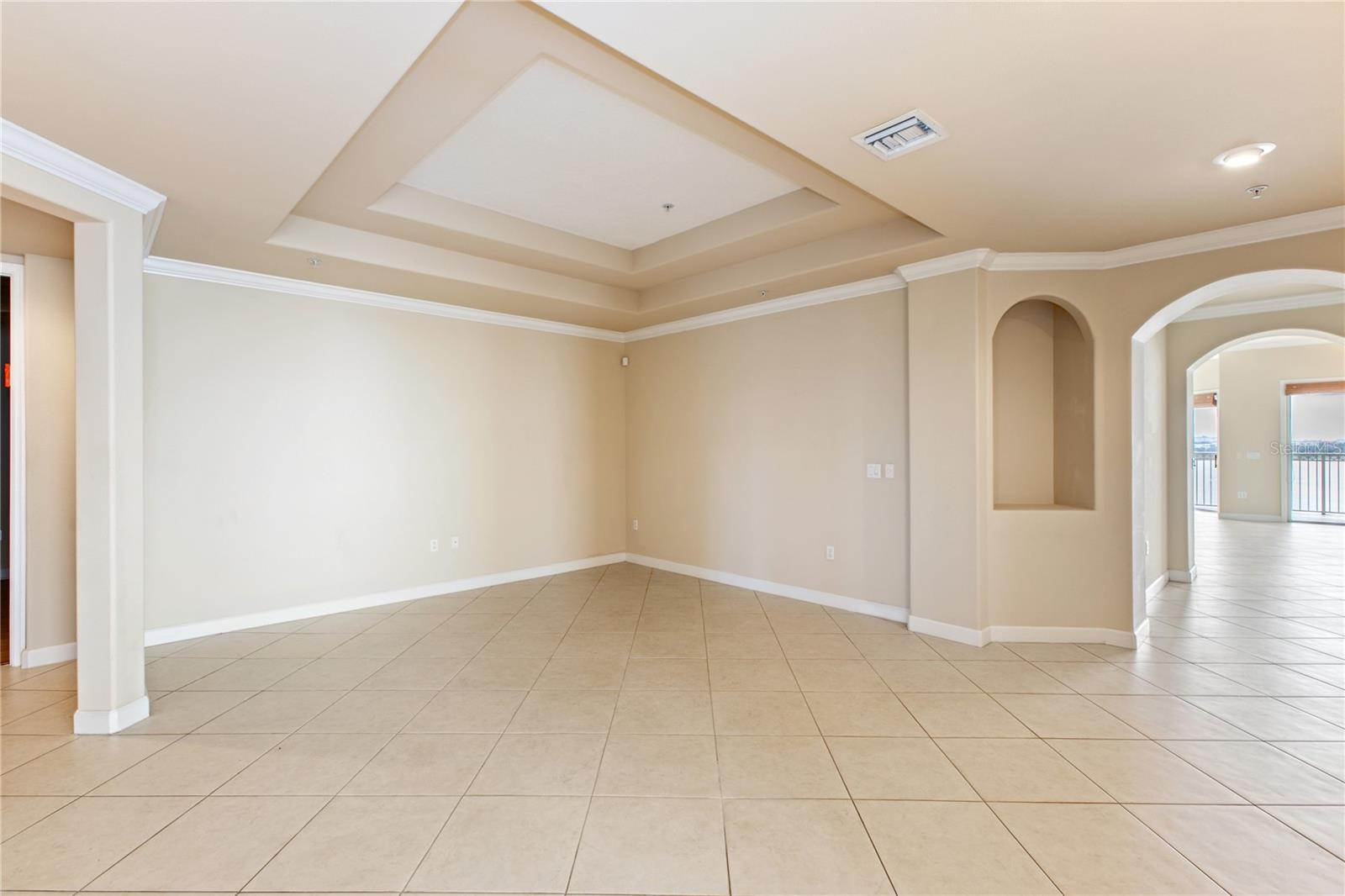 VIZCAYA HEIGHTS CONDO 04 - Residential Lease