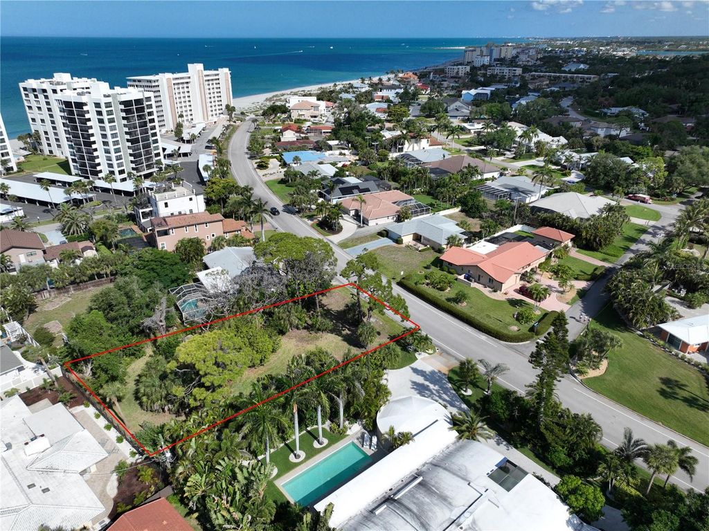 Photo of 619 Alhambra Road, Venice, FL 34285 (MLS # A4692016)