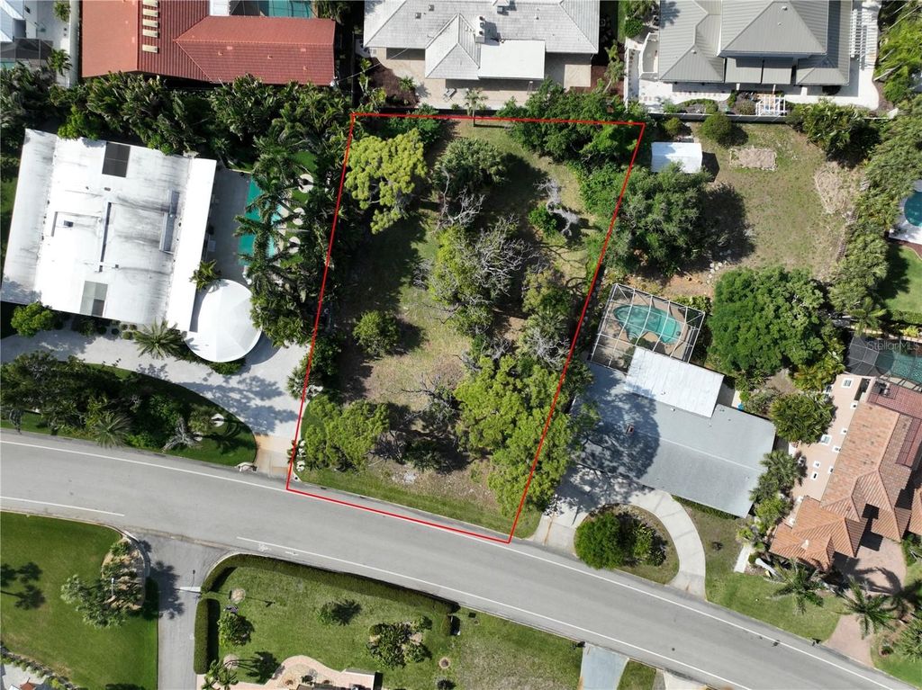 Photo of 619 Alhambra Road, Venice, FL 34285 (MLS # A4692016)