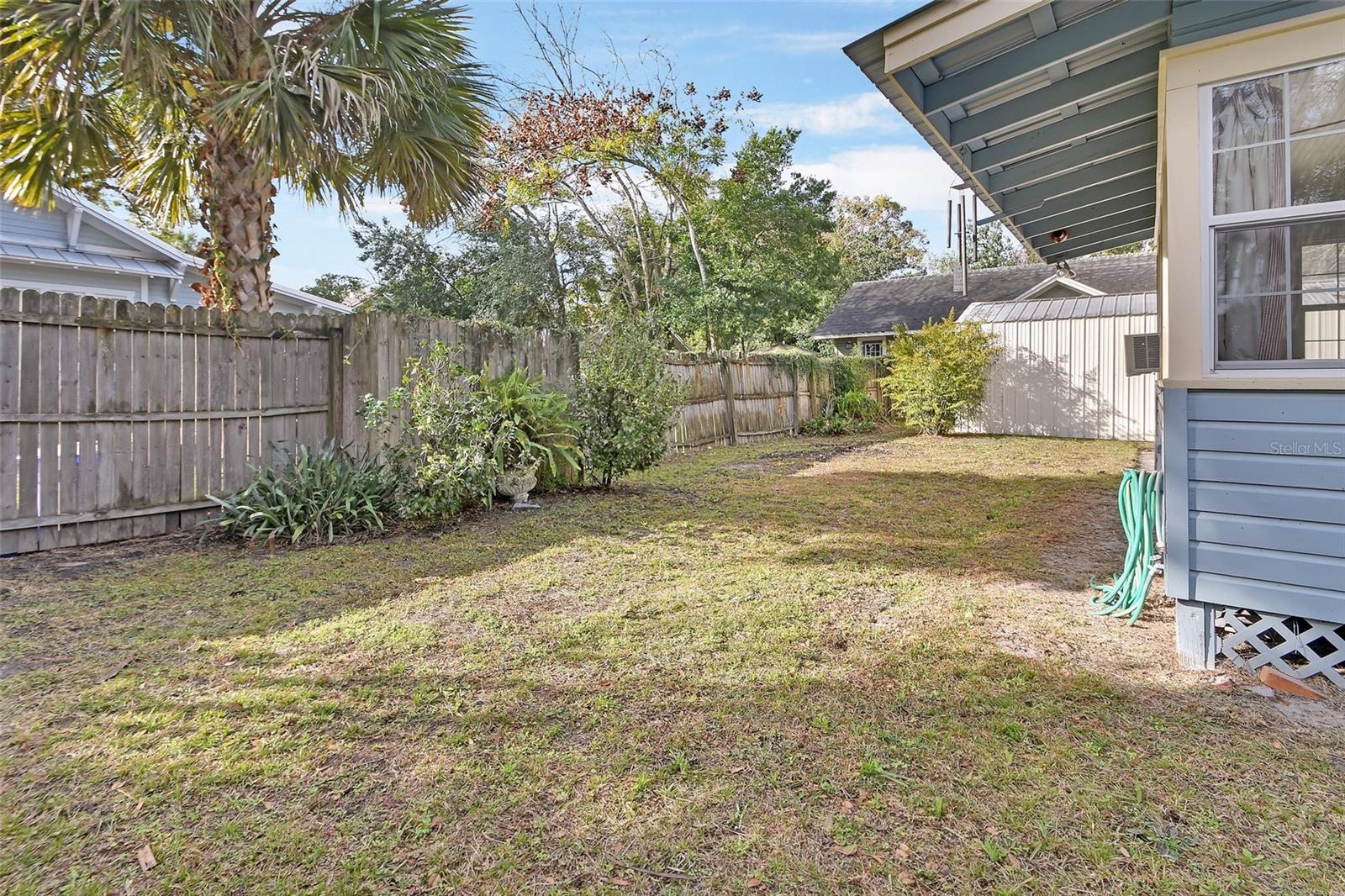 LENKERDS BLK 94 DELAND - Residential