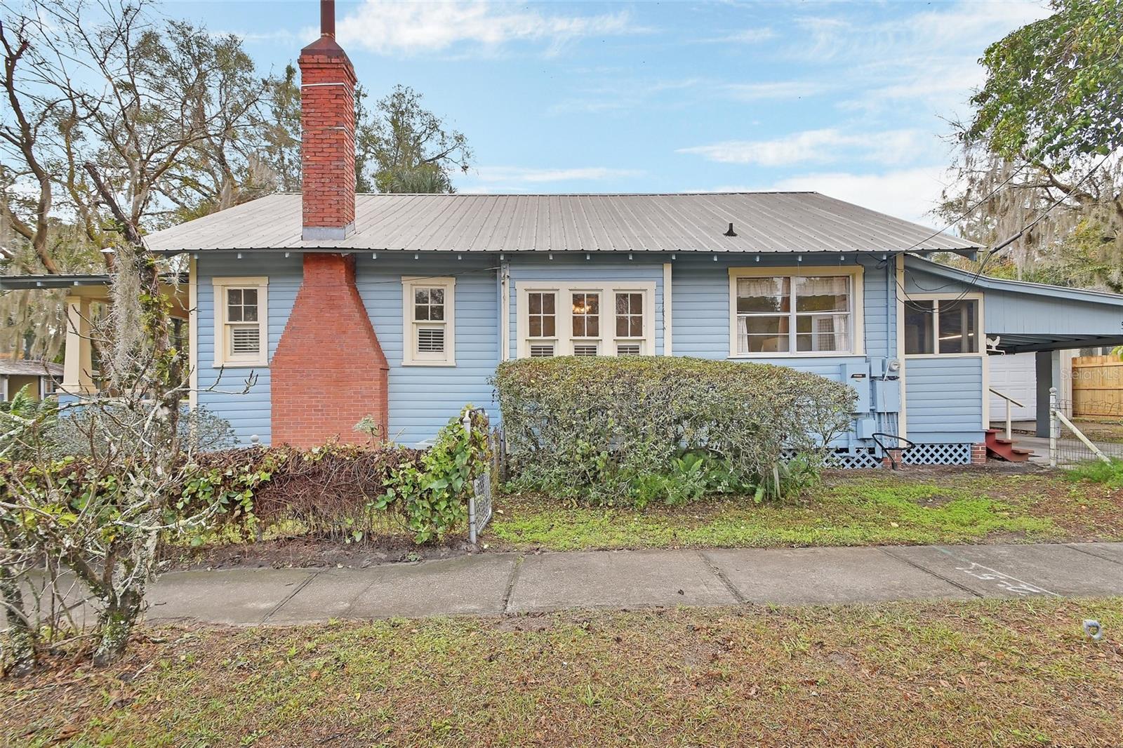 LENKERDS BLK 94 DELAND - Residential