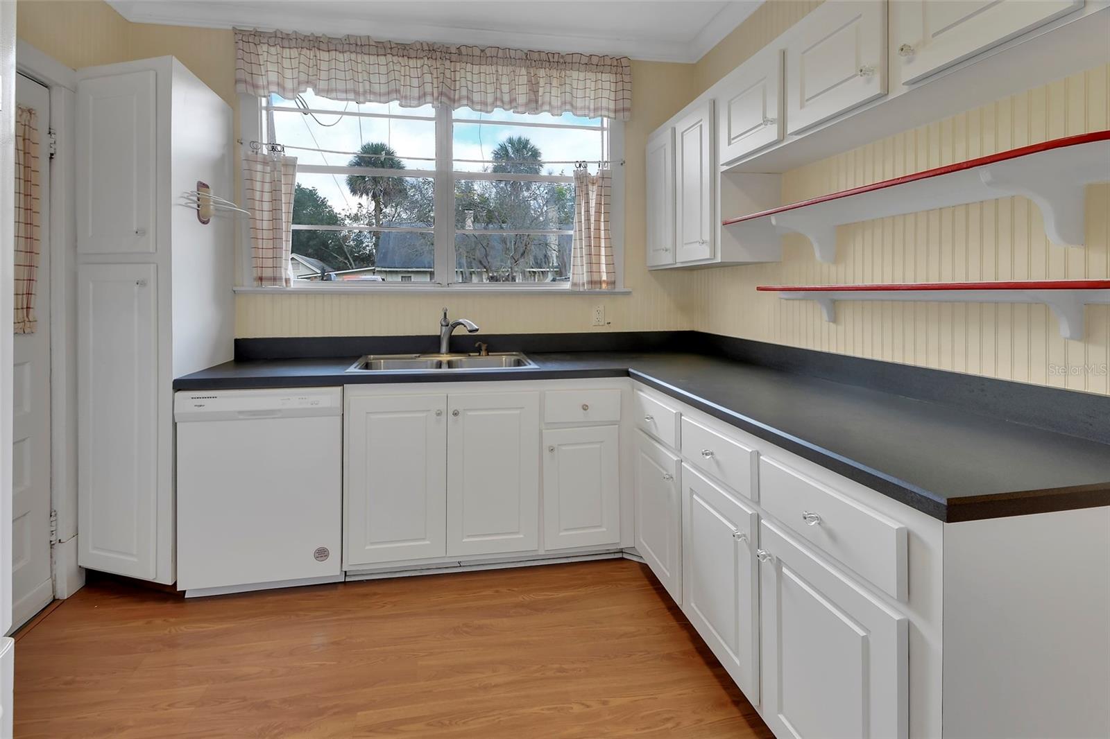 LENKERDS BLK 94 DELAND - Residential