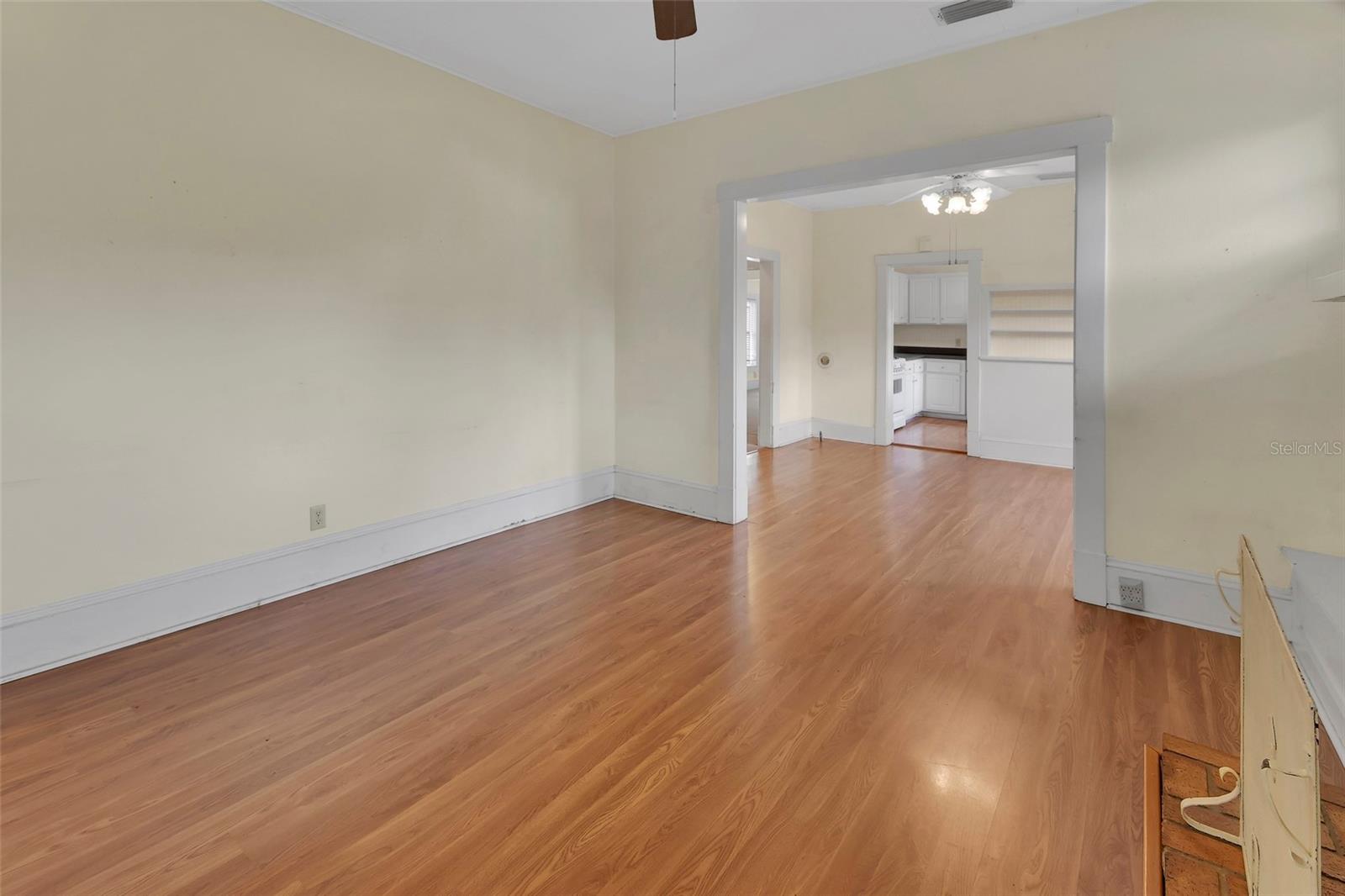 LENKERDS BLK 94 DELAND - Residential