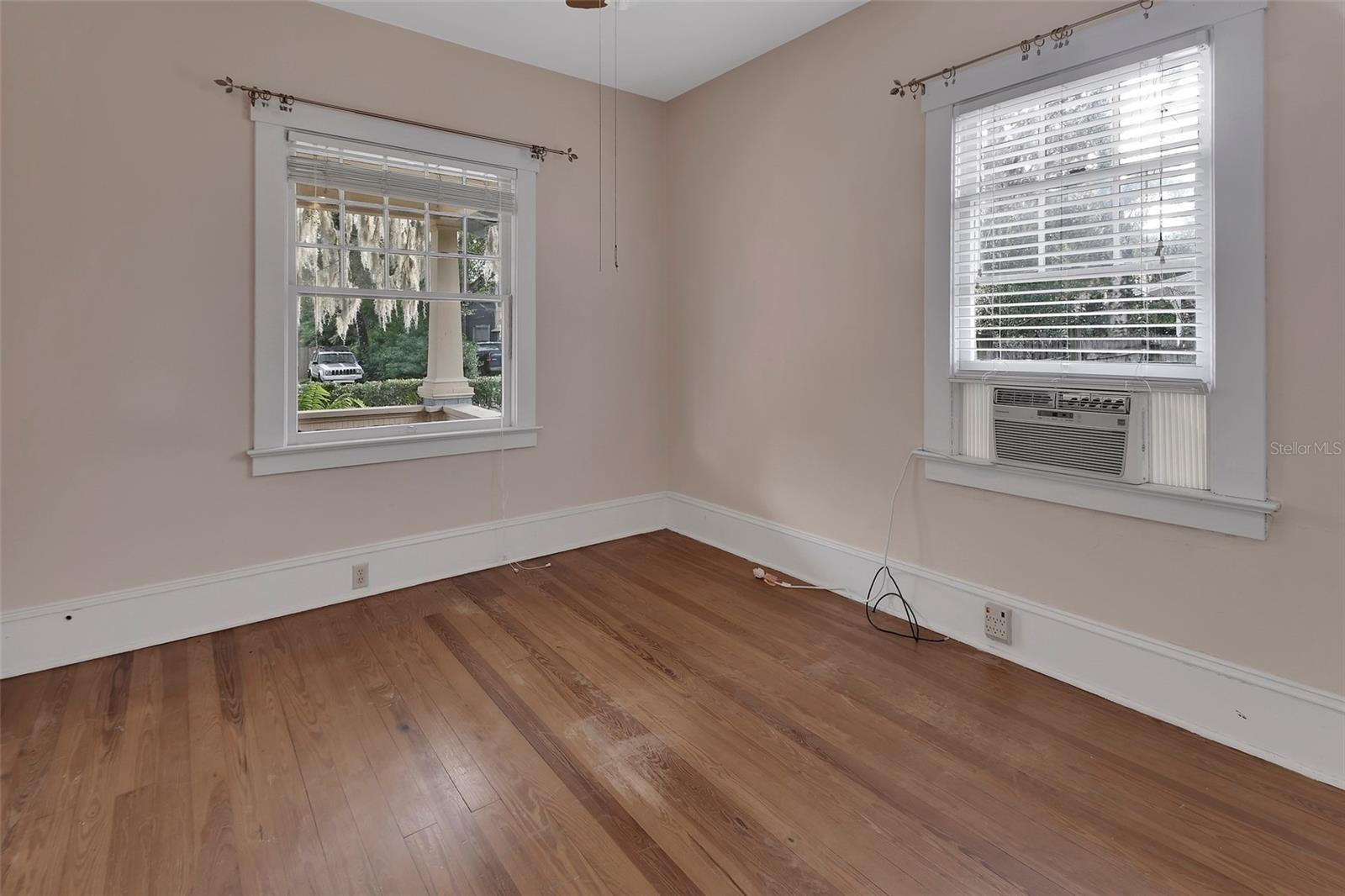 LENKERDS BLK 94 DELAND - Residential