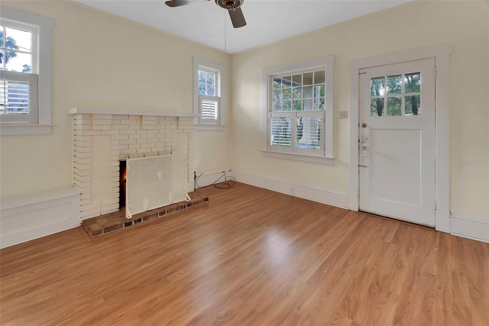 LENKERDS BLK 94 DELAND - Residential