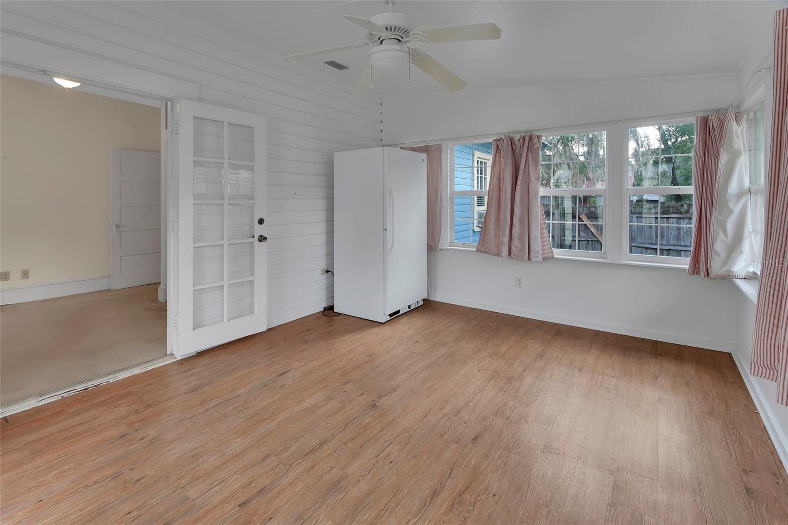 LENKERDS BLK 94 DELAND - Residential