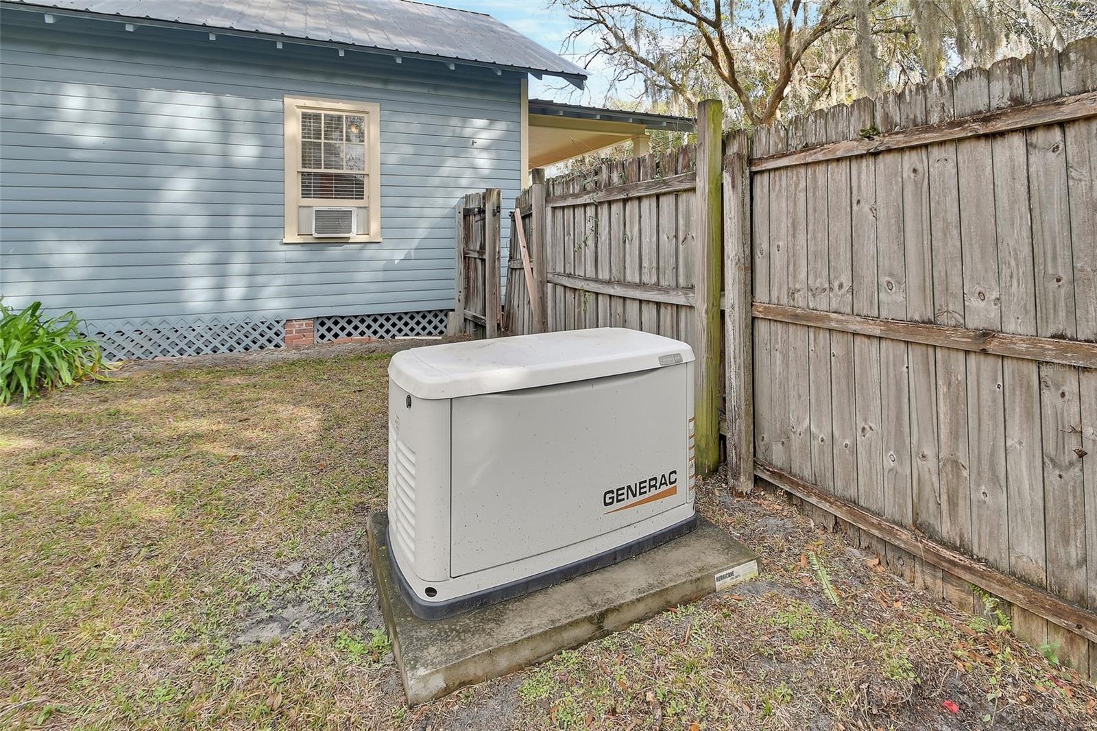 LENKERDS BLK 94 DELAND - Residential