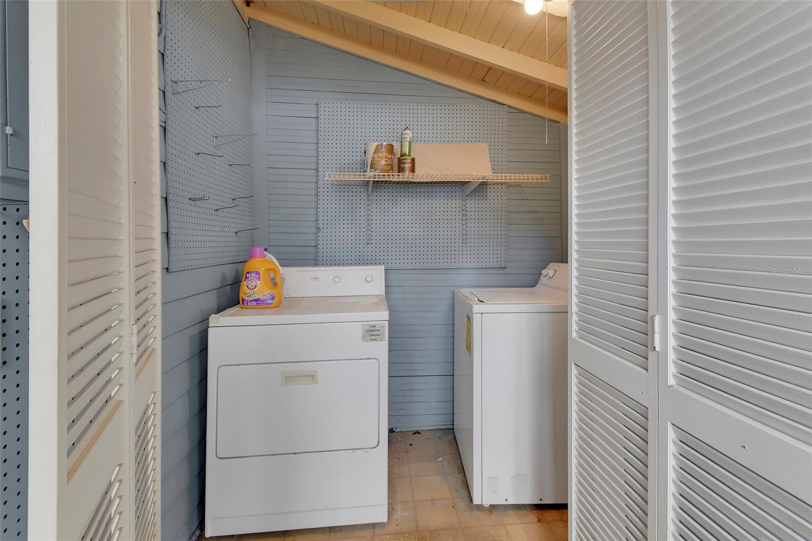 LENKERDS BLK 94 DELAND - Residential