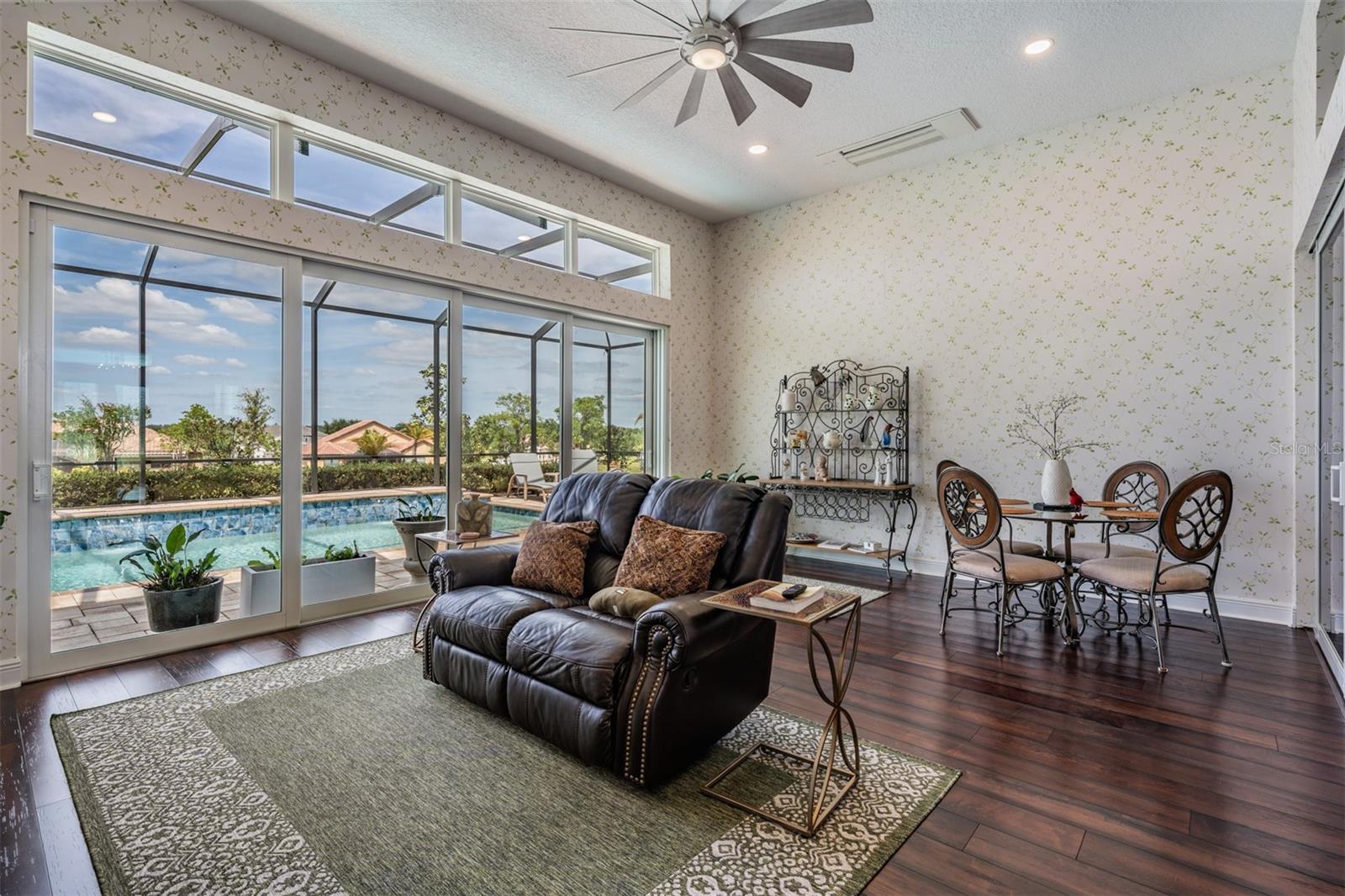 LAKE JOVITA GOLF & COUNTRY CLUB - Residential