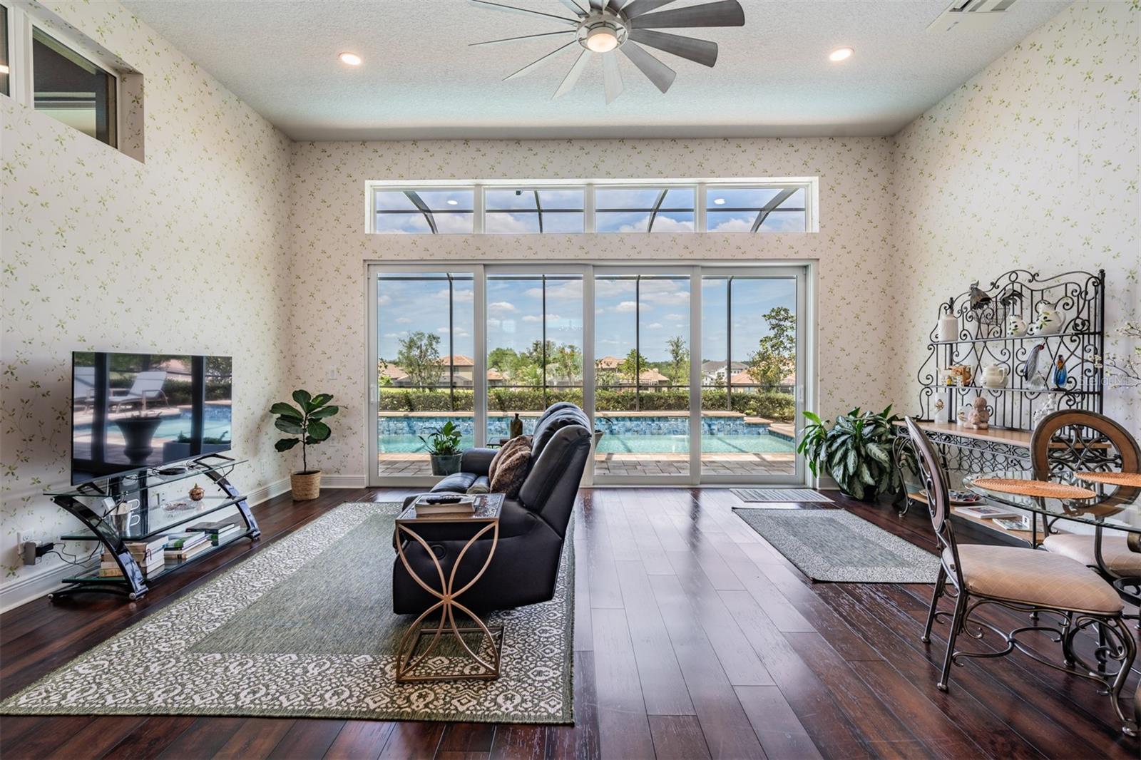 LAKE JOVITA GOLF & COUNTRY CLUB - Residential
