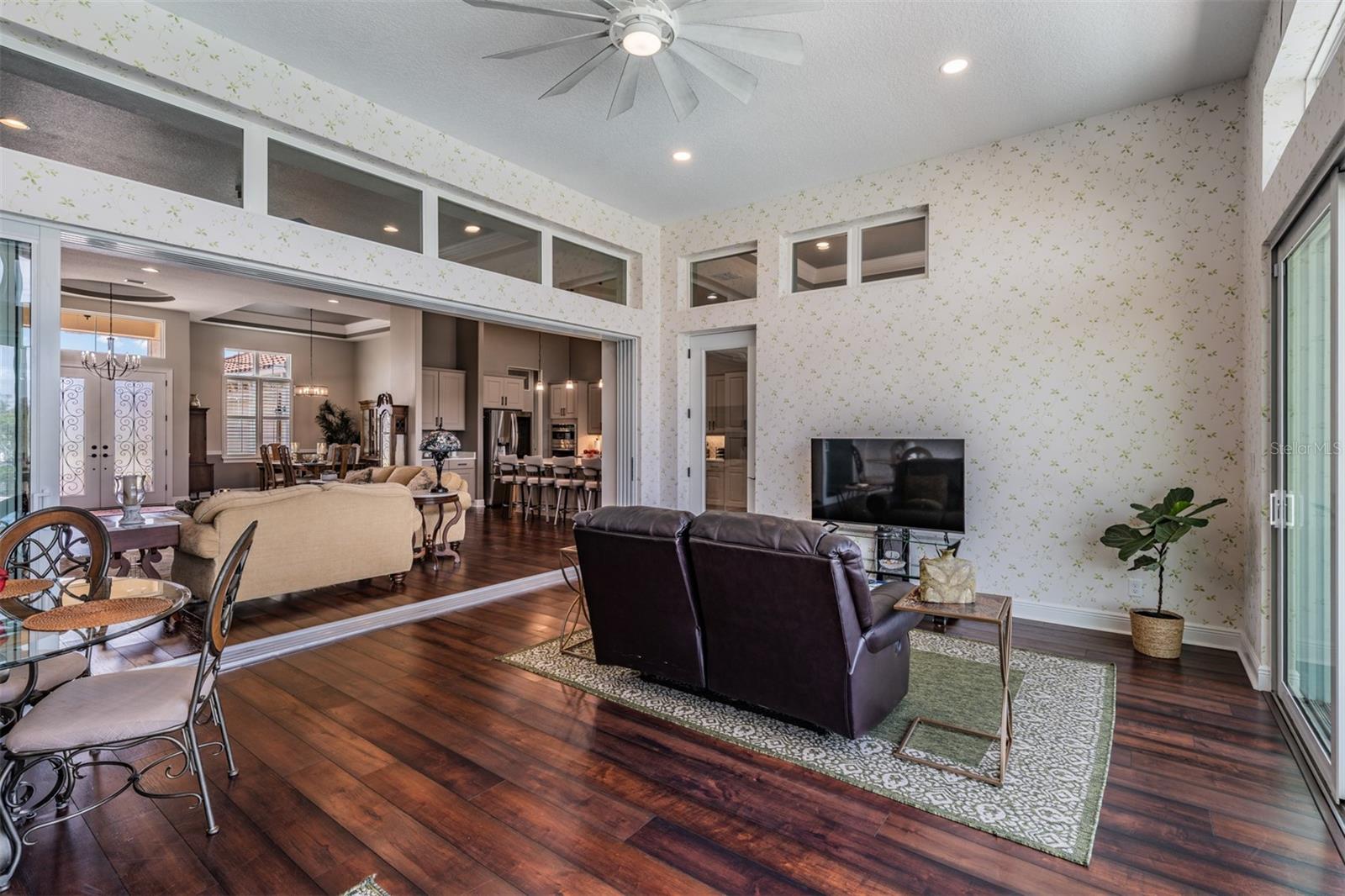 LAKE JOVITA GOLF & COUNTRY CLUB - Residential