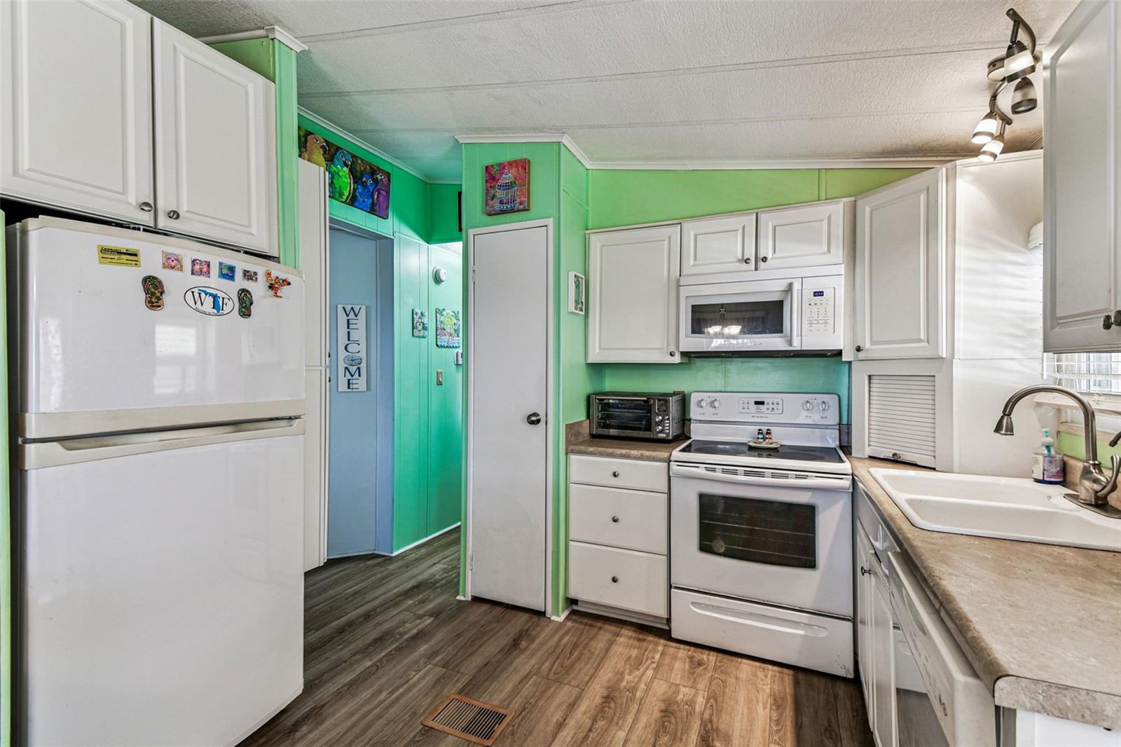 GLENWOOD ESTATES INC CONCO - Residential