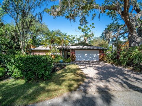 Photo of 2120 Robinson Avenue, Sarasota, FL 34232 (MLS # A4690965)