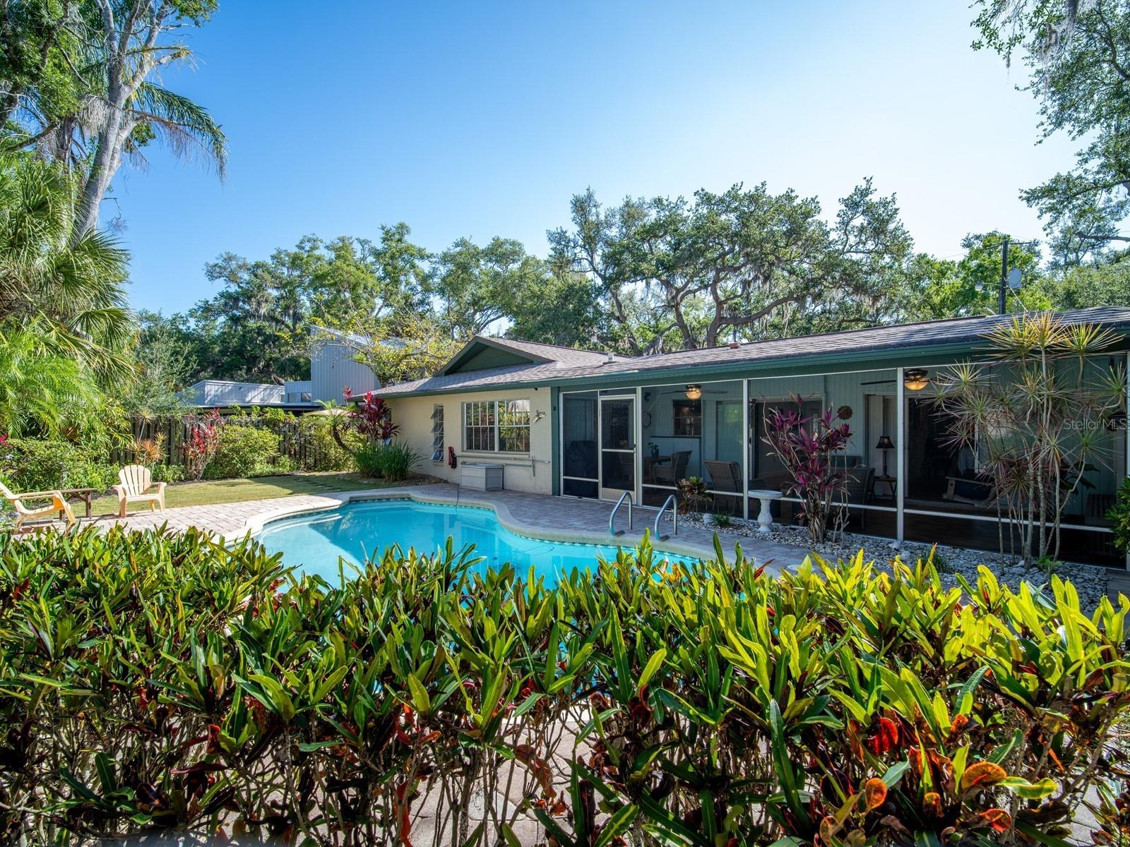 2120 ROBINSON AVENUE